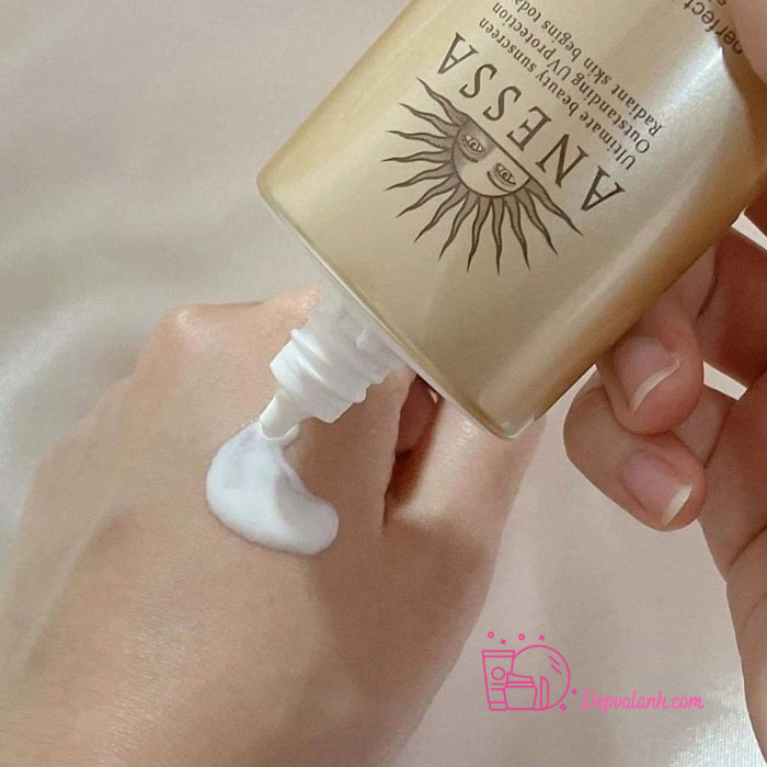Anessa Perfect UV Sunscreen Skincare Milk phù hợp với da dầu nhờn
